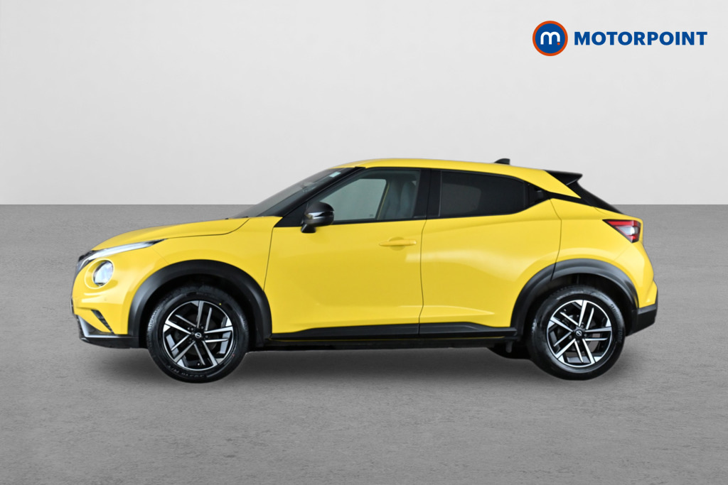 Nissan Juke Hatchback Black #4