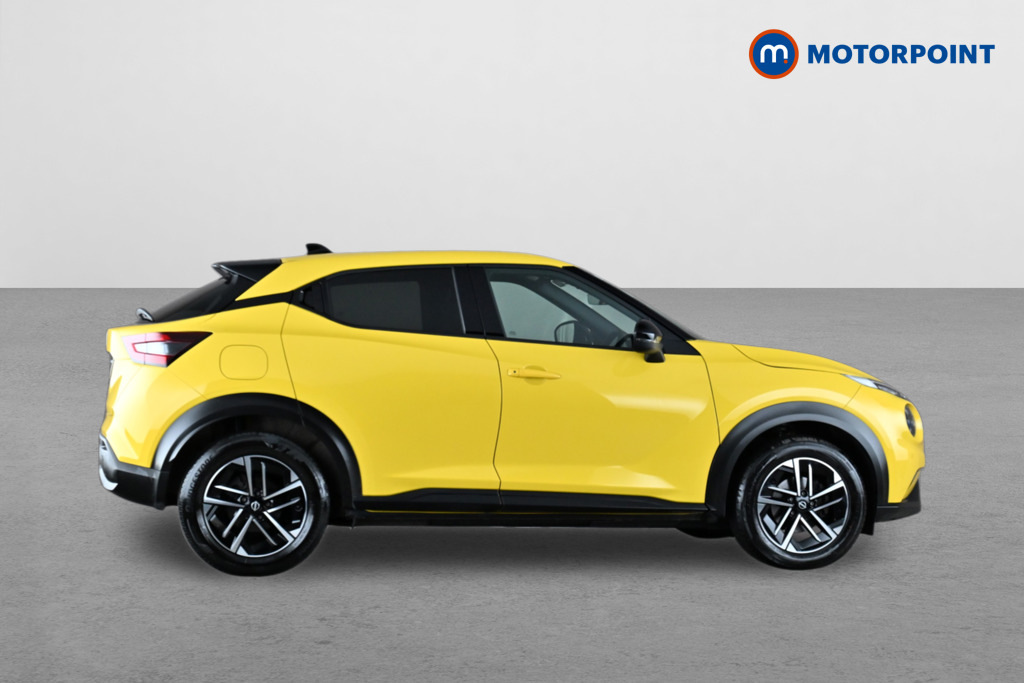 Nissan Juke Hatchback Black #8