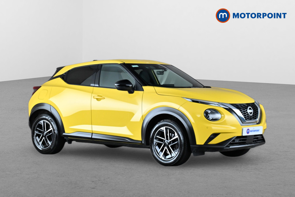 Nissan Juke Hatchback Black #1