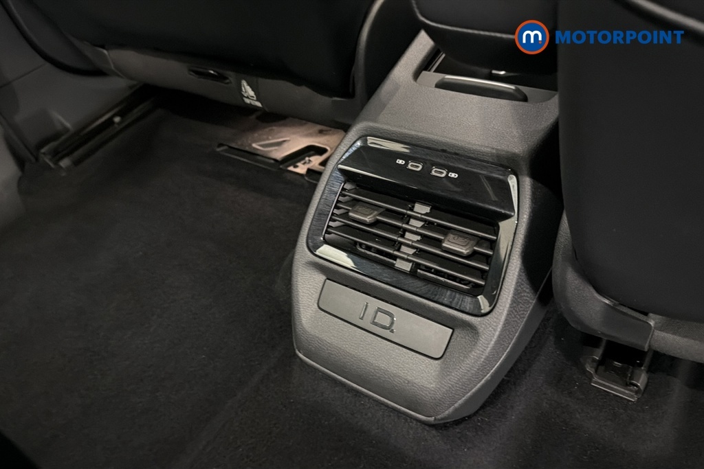 Volkswagen ID.4 Suv White #29