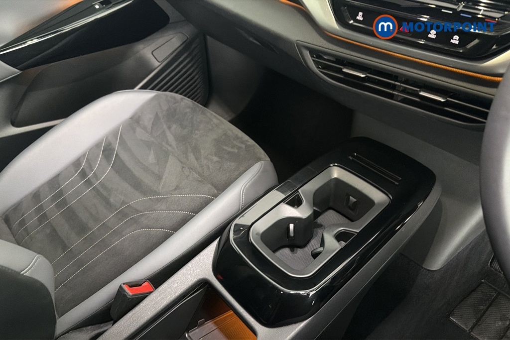 Volkswagen ID.4 Suv White #21