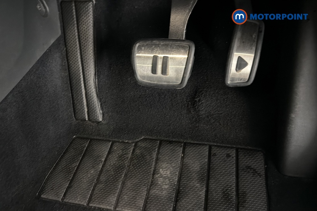 Volkswagen ID.4 Suv White #27