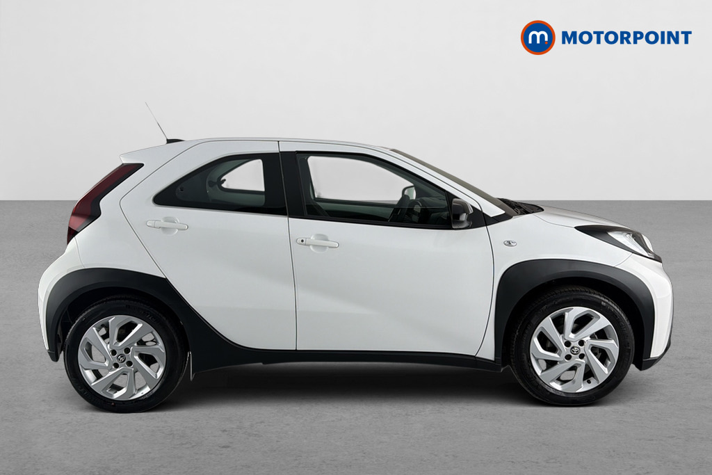 Toyota Aygo X 1.0 Vvt-i Pure LV73ODB White #4