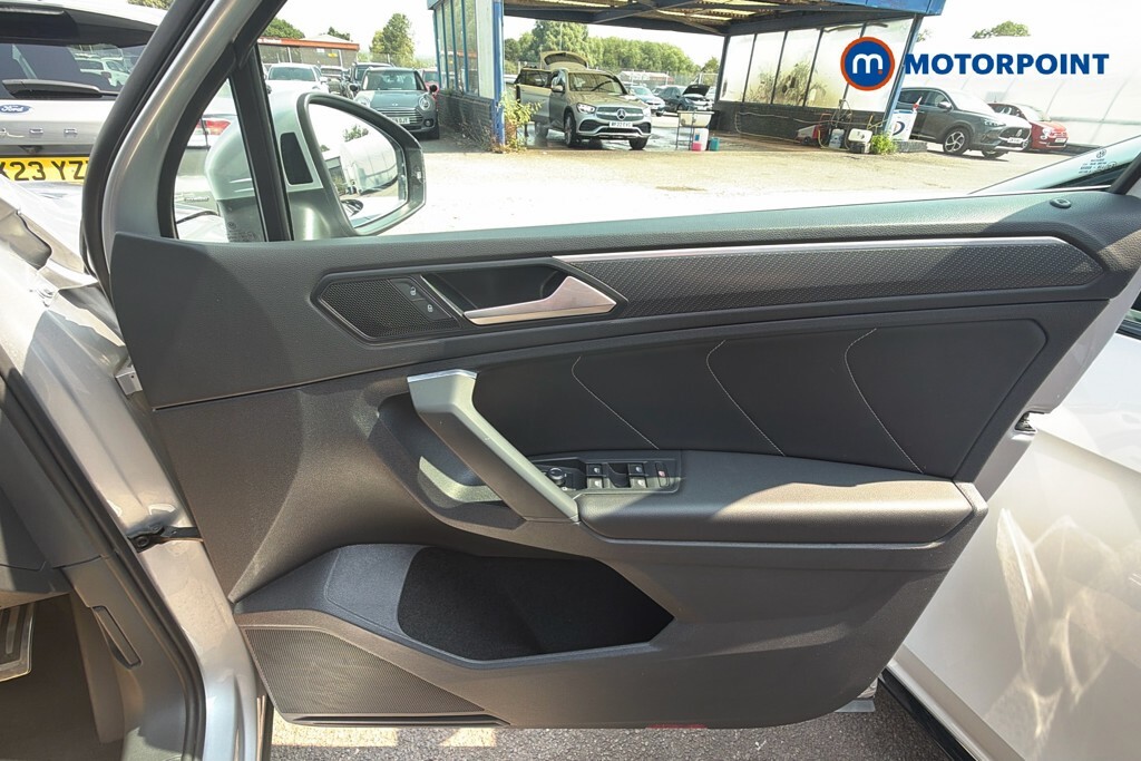 Volkswagen Tiguan Active Grey #15