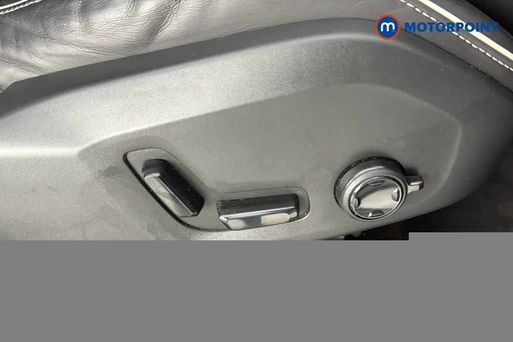 Volvo XC60 2.0 D4 R Design Grey #23