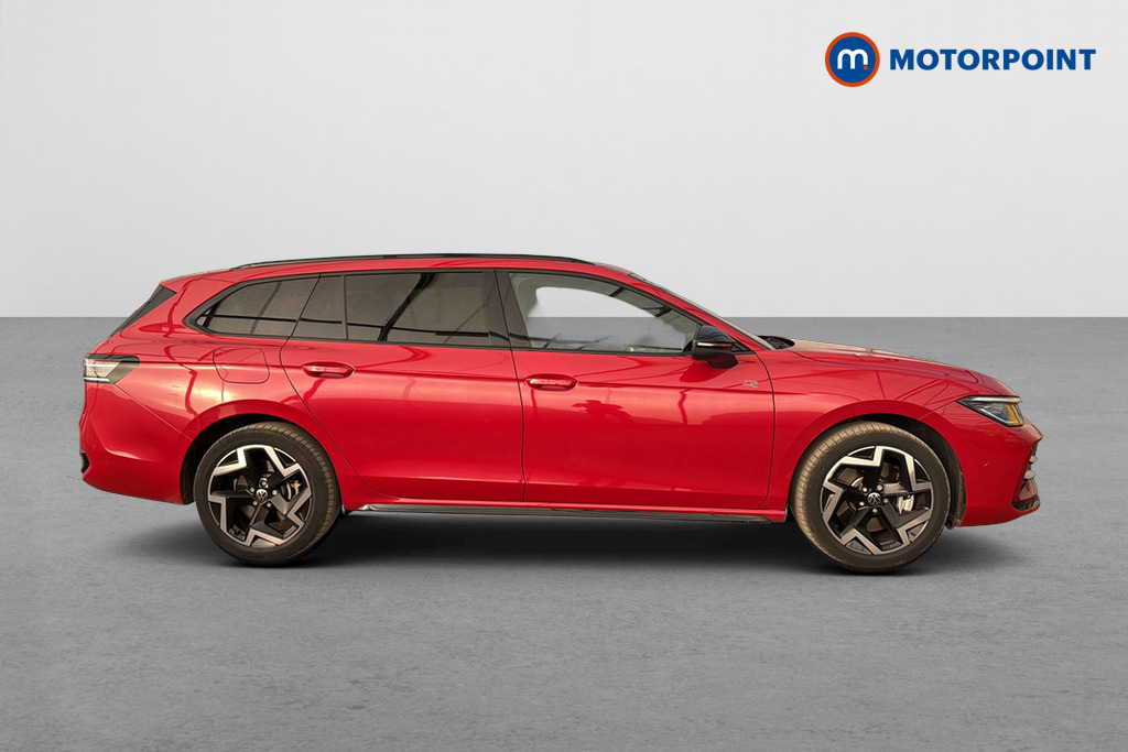 Volkswagen Passat 1.5 Tsi Ehybrid 272 R-line Dsg Red #3