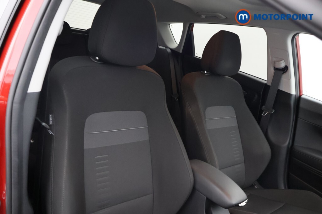 Hyundai Bayon Premium White #17