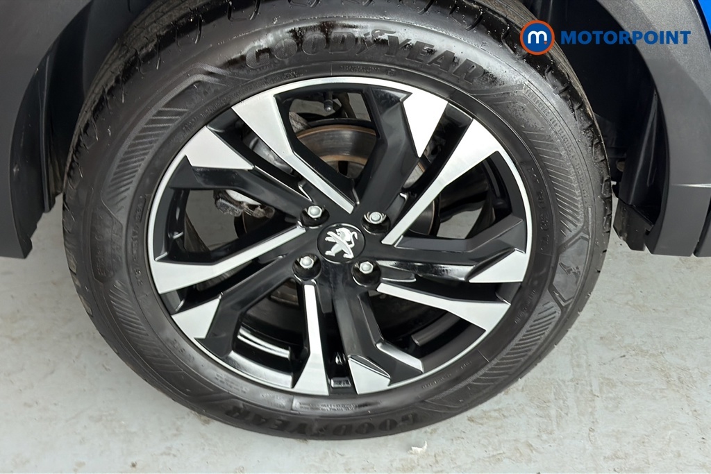 Peugeot 2008 Active Premium Black #32