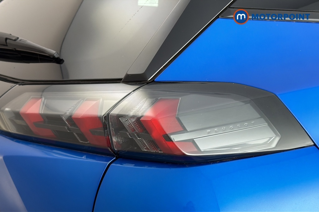 Peugeot 2008 Active Premium Black #25