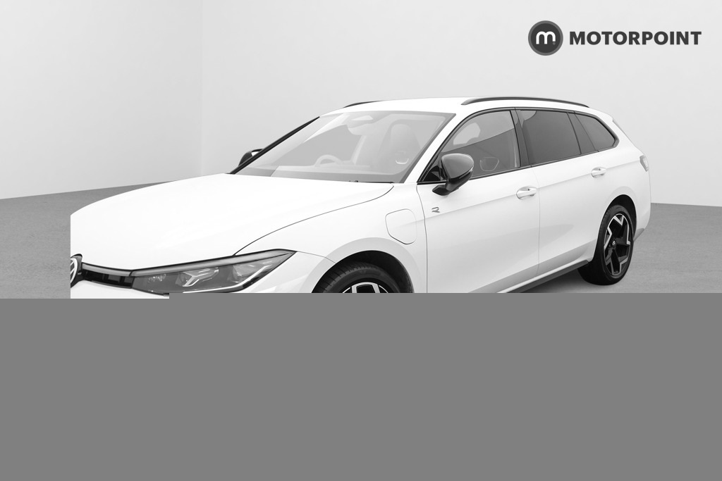 Volkswagen Passat 1.5 Tsi Ehybrid 272 R-line Dsg White #3