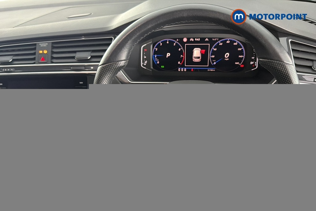 Volkswagen Tiguan Active White #7