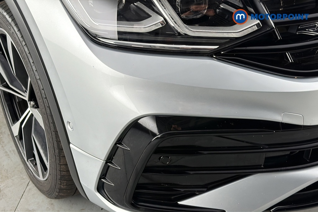 Volkswagen Tiguan Active White #27