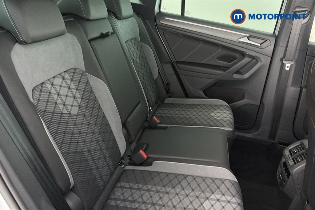 Volkswagen Tiguan Active White #23