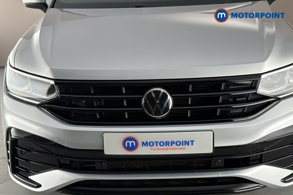 Volkswagen Tiguan Active White #31