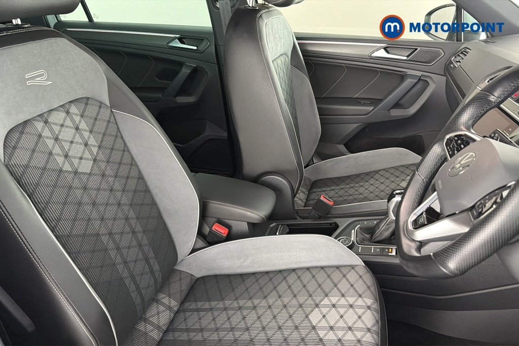 Volkswagen Tiguan Active White #21