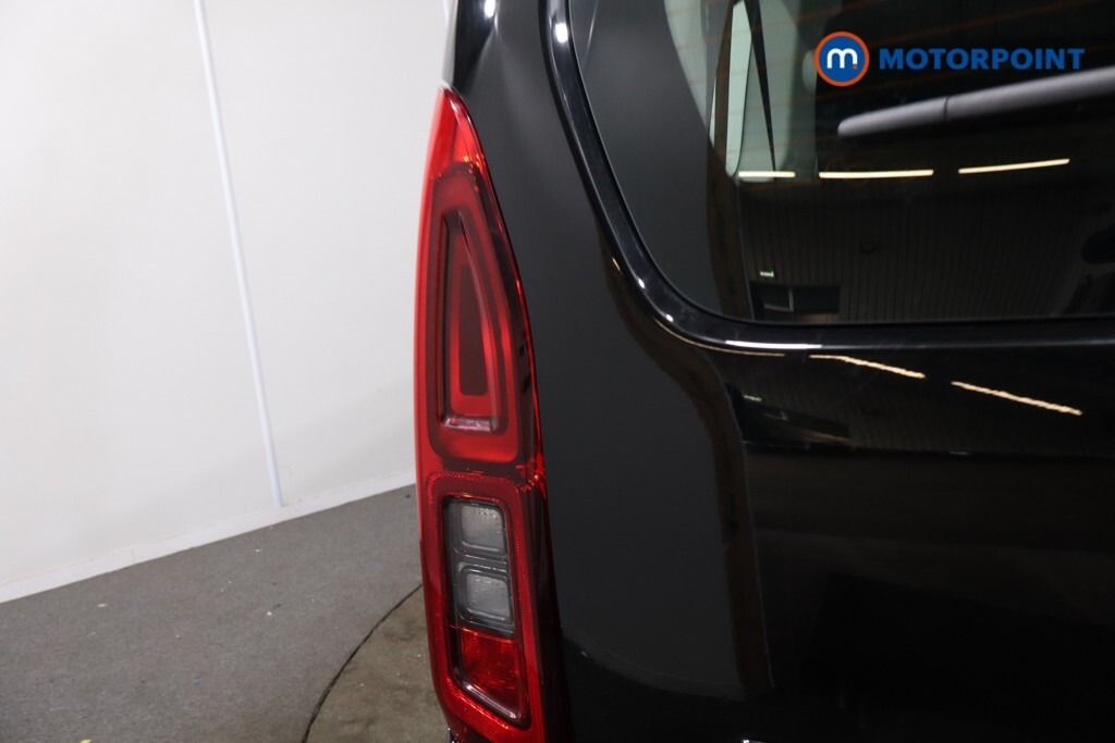 Vauxhall Combo-e Life 52Kwh Design Xl Mpv Blue #36