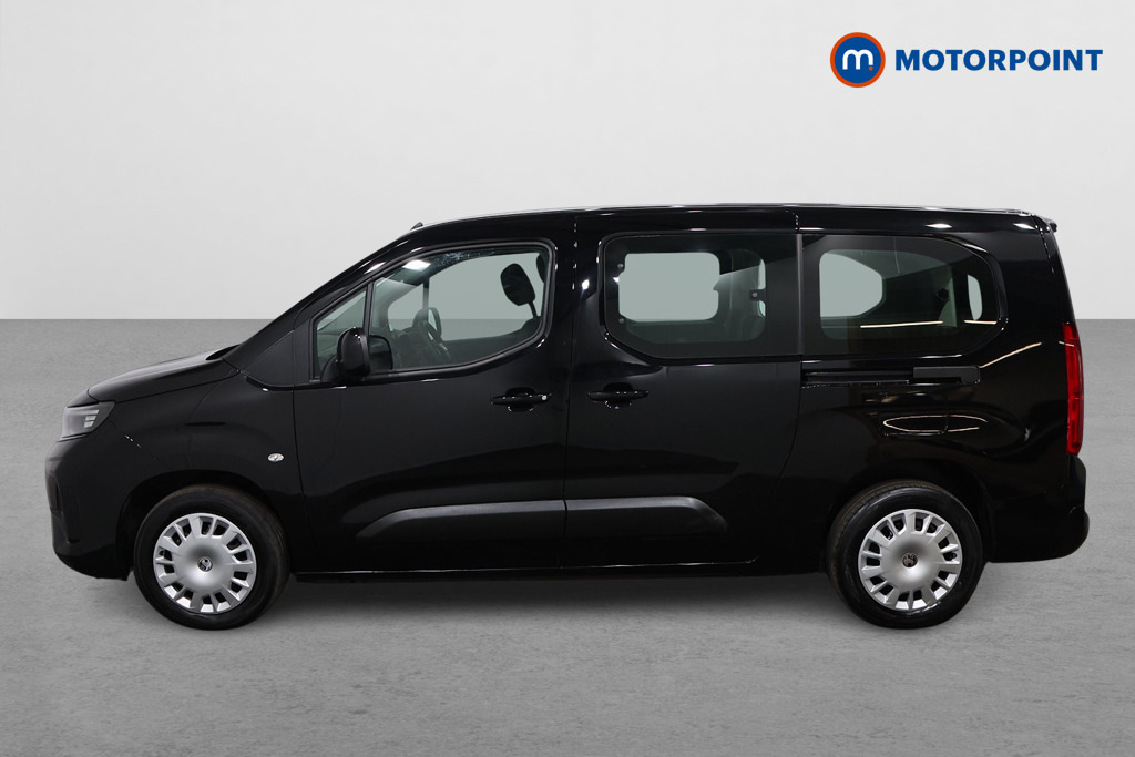 Vauxhall Combo-e Life 100Kw Design XL 52Kwh 7 Seat Black #3