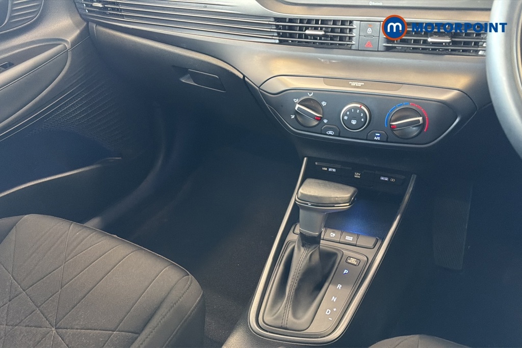 Hyundai Bayon Se Connect Brown #13