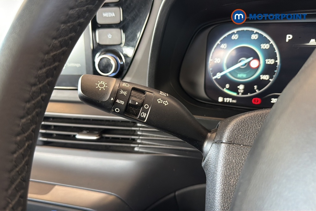 Hyundai Bayon Se Connect Brown #8