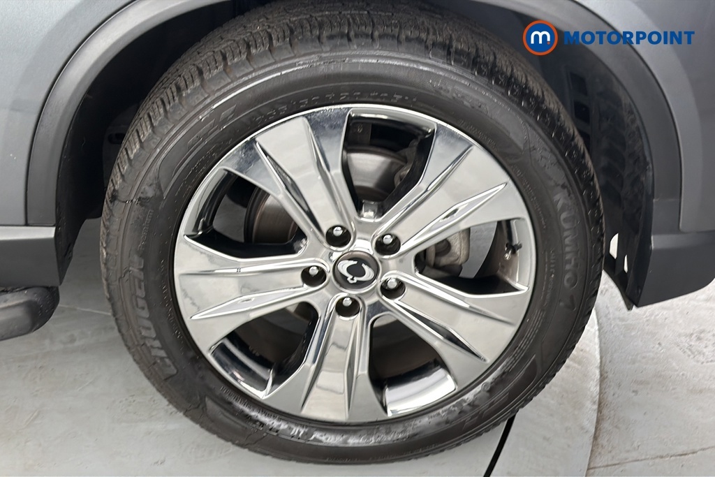 SsangYong Rexton Diesel White #47