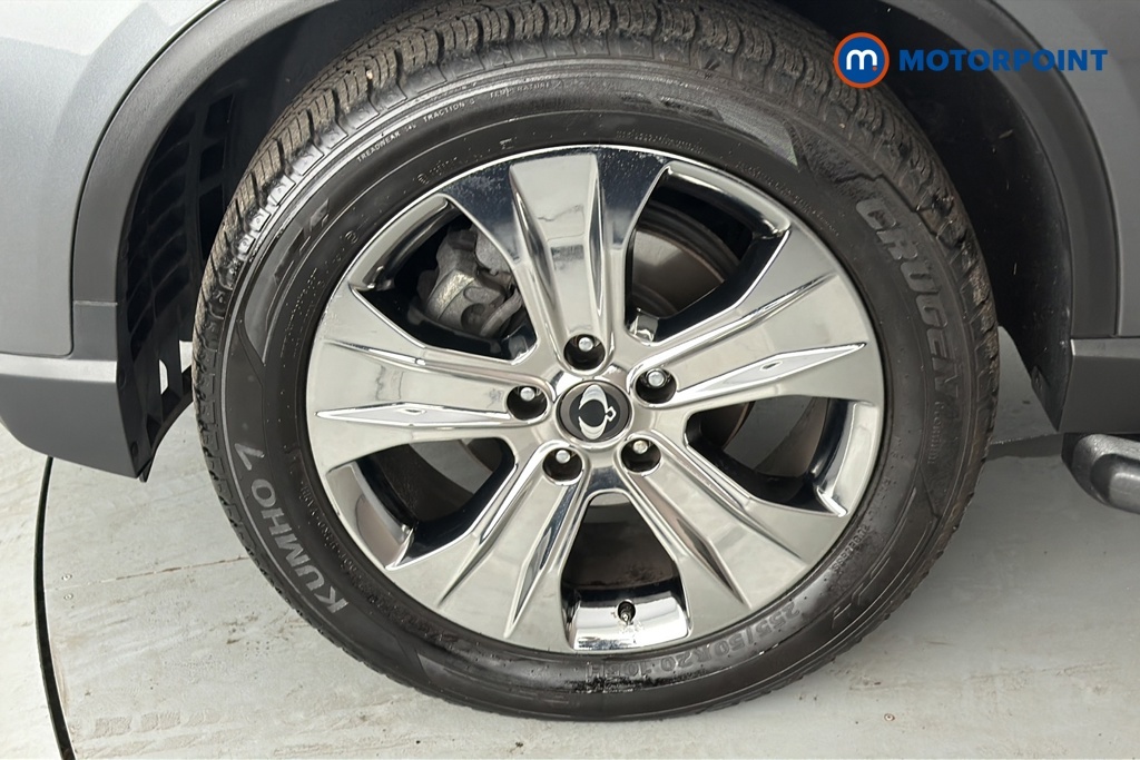 SsangYong Rexton Diesel White #44