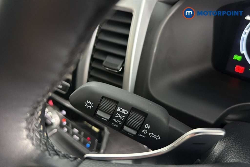 SsangYong Rexton Diesel White #13