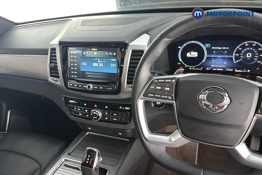 SsangYong Rexton Diesel White #9