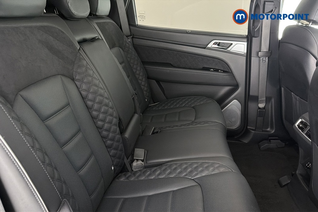 SsangYong Rexton Diesel White #31