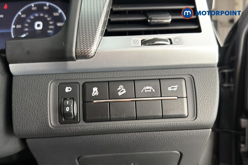 SsangYong Rexton Diesel White #18