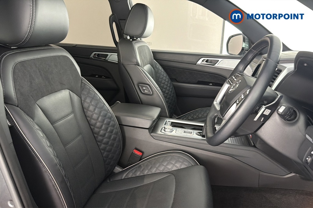 SsangYong Rexton Diesel White #28