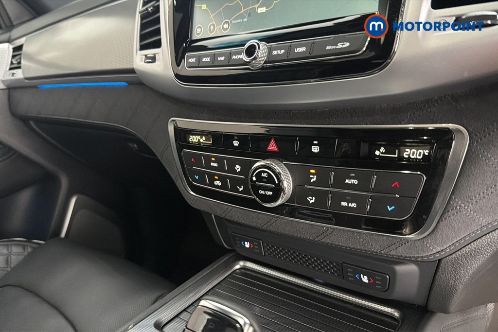 SsangYong Rexton Diesel White #19