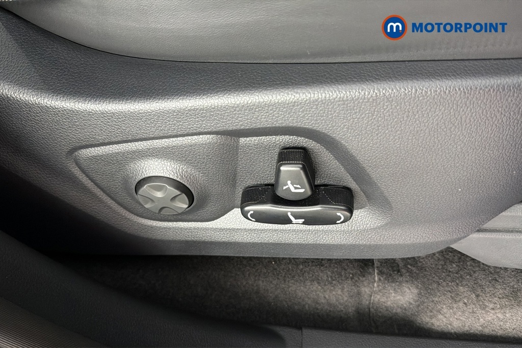 SsangYong Rexton Diesel White #29