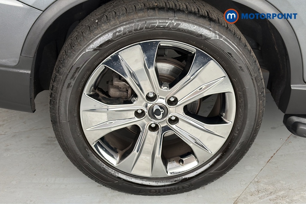 SsangYong Rexton Diesel White #46