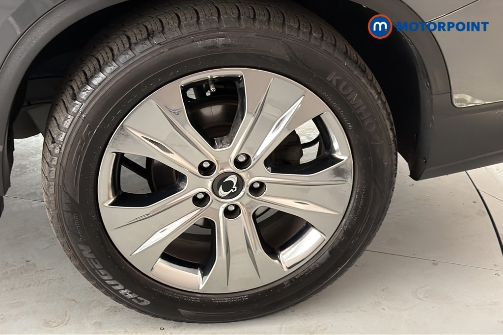 SsangYong Rexton Diesel White #45