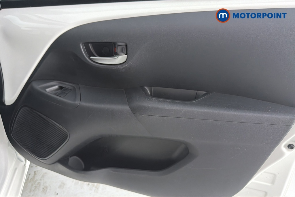 Toyota Aygo Hatchback Blue #14