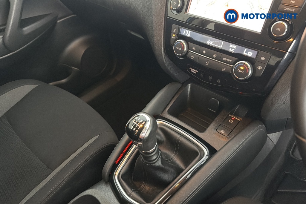 Nissan Qashqai 1.3L Acenta Premium Dig-t  #18