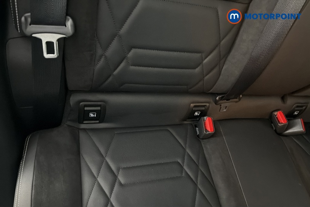 Nissan Juke 1.0 Dig-t N-connecta Hatchback Red #30