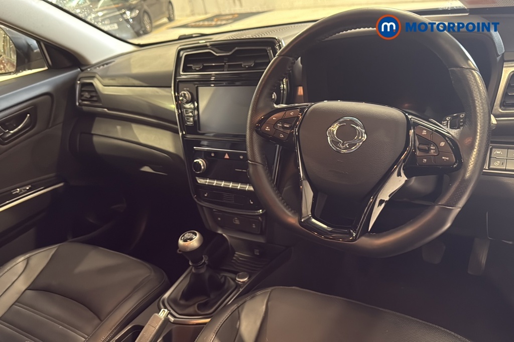 SsangYong Tivoli 1.5P Ultimate Red #6