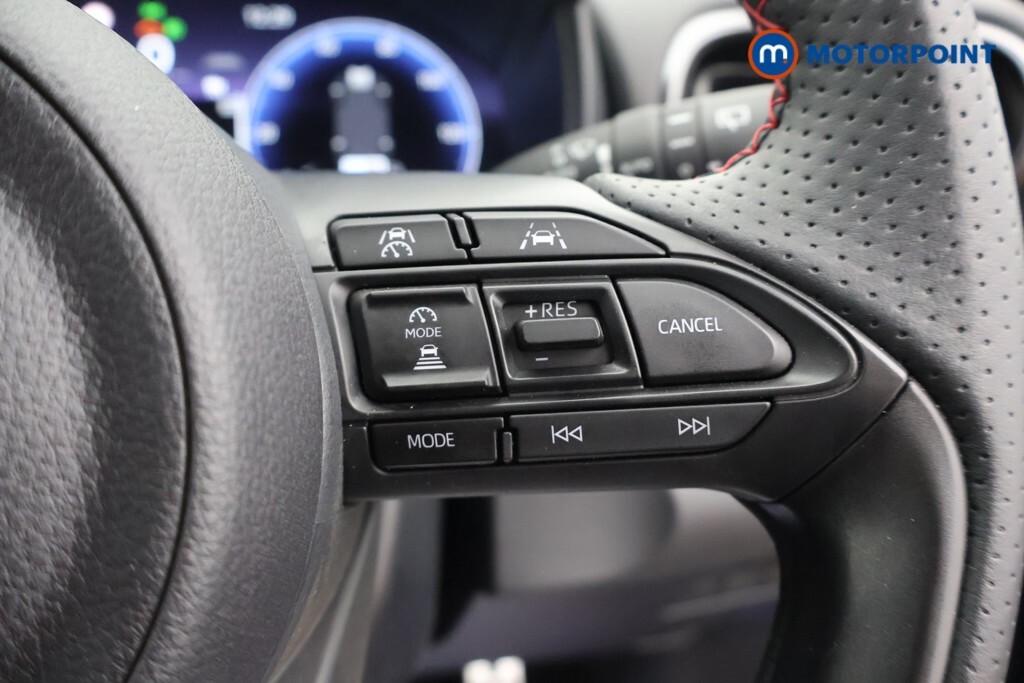 Toyota Yaris Hatchback Black #10