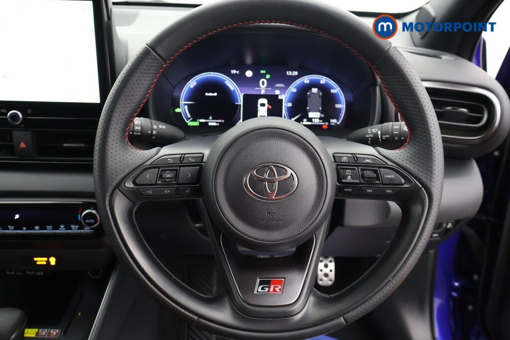 Toyota Yaris Hatchback Black #12