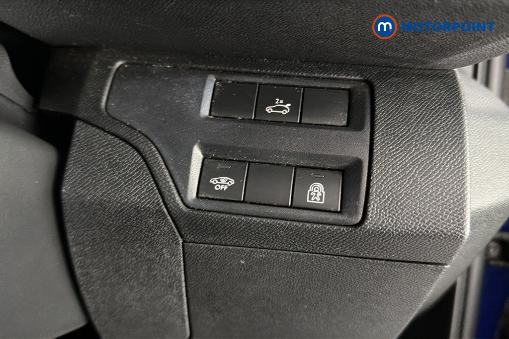 Peugeot 3008 1.2 Puretech Active Grey #18