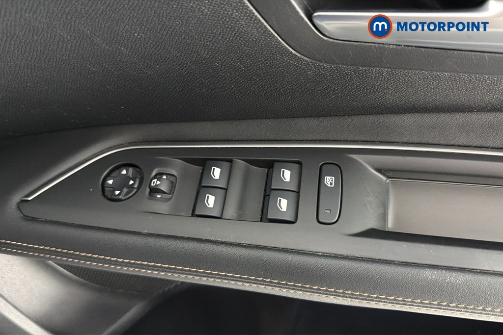 Peugeot 3008 1.2 Puretech Active Grey #25