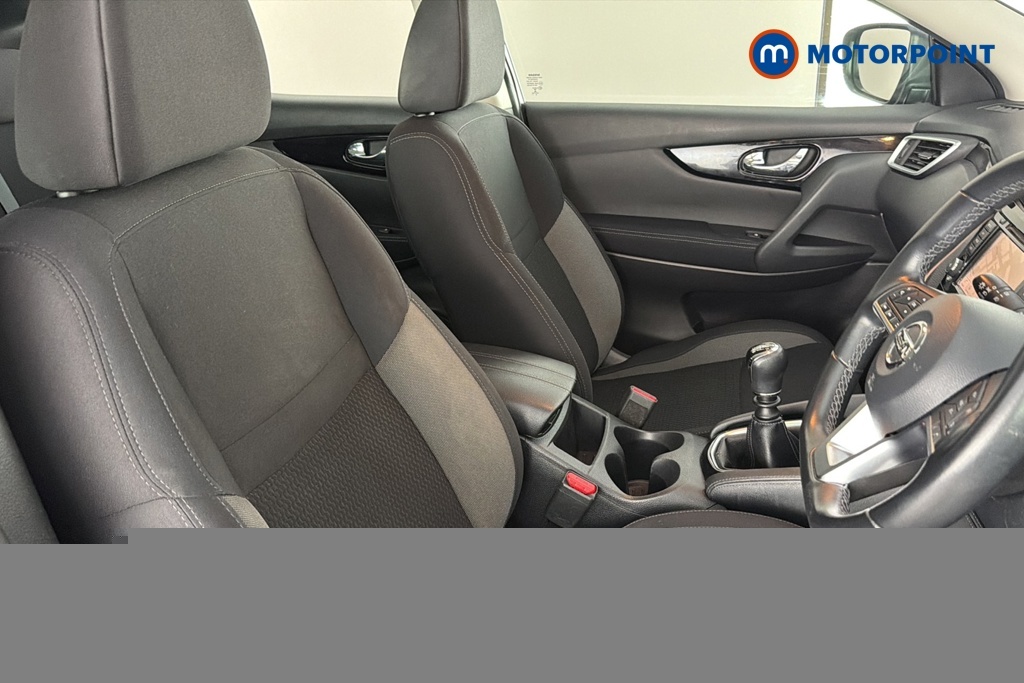 Nissan Qashqai Tekna Red #22