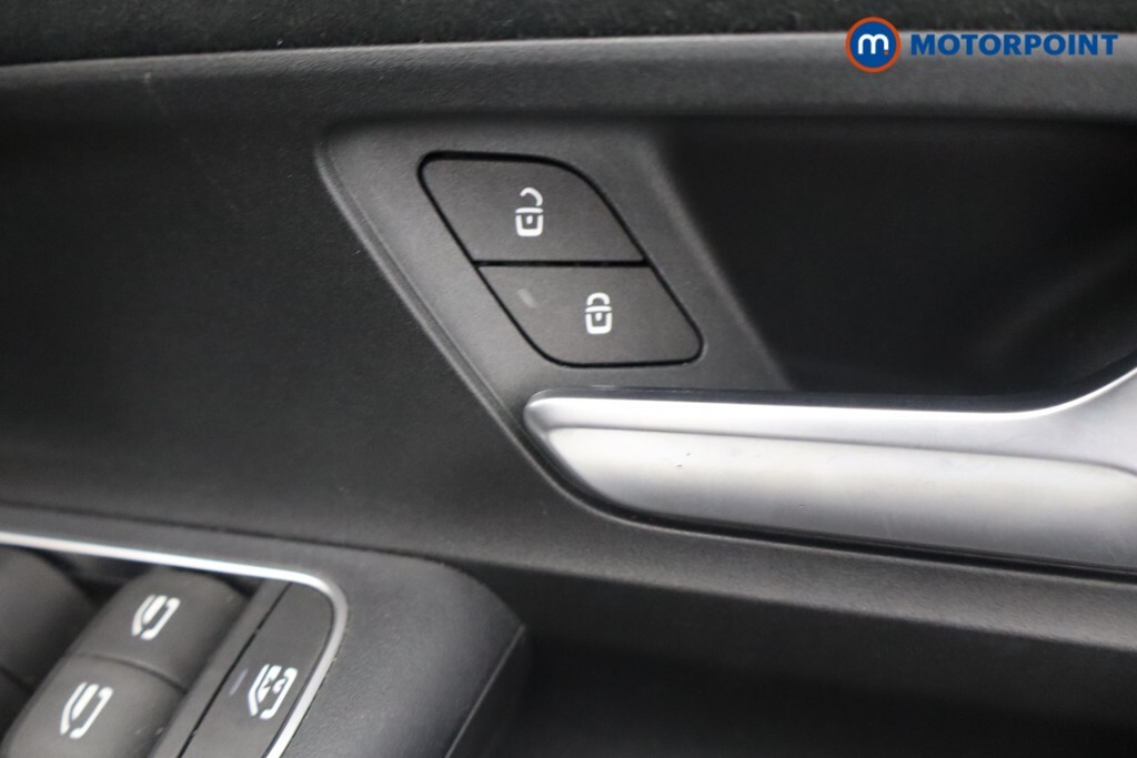 Mercedes-Benz B Class B200 Amg Line Premium Plus Edition White #18