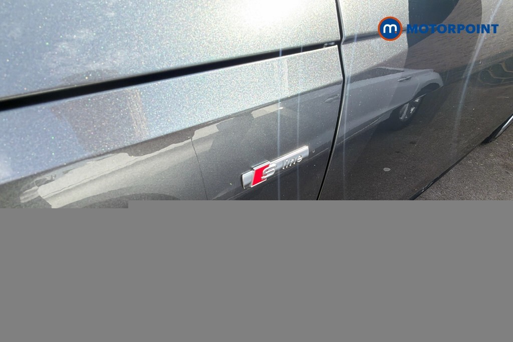 Audi A4 35 Tfsi Black Edition S Tronic 2022 Red #40