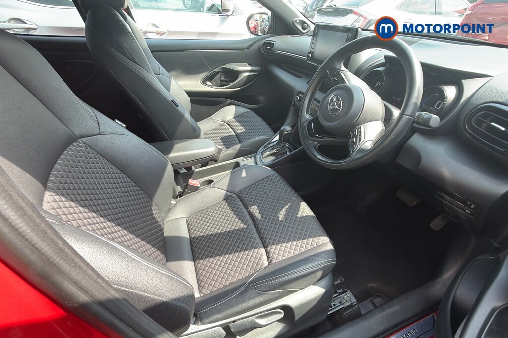Toyota Yaris Hatchback White #14