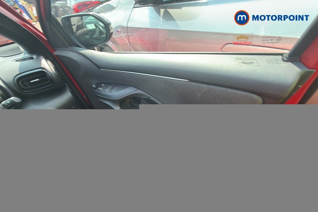 Toyota Yaris Hatchback White #20