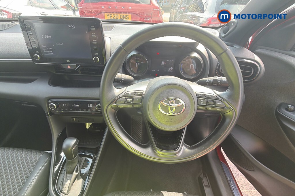 Toyota Yaris Hatchback White #10