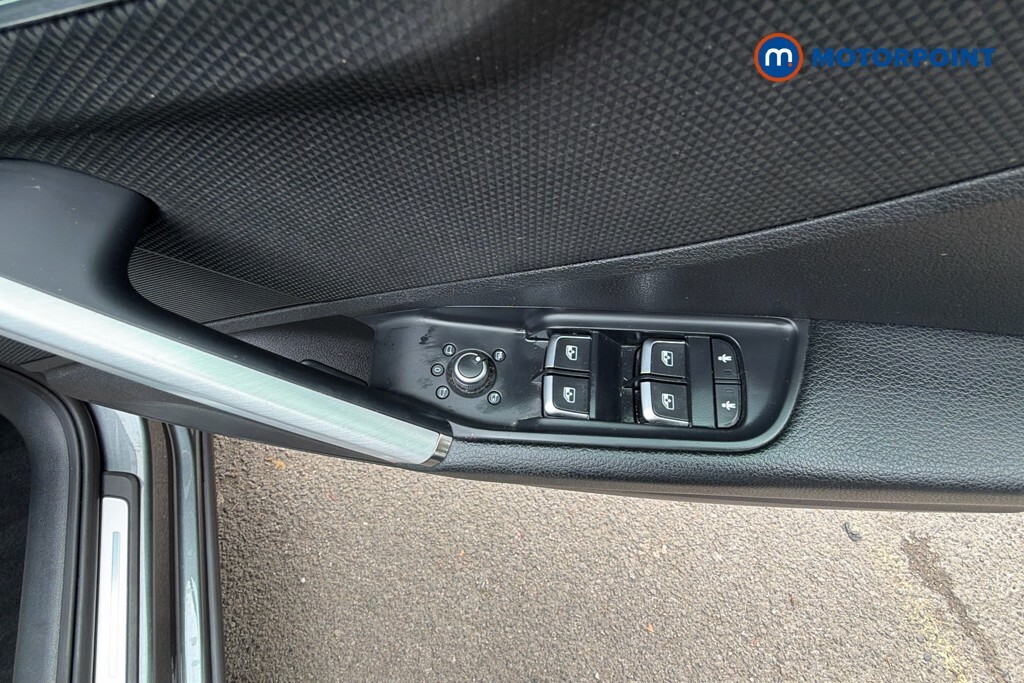 Audi Q2 1.0 Tfsi 30 Black Edition Suv Blue #24