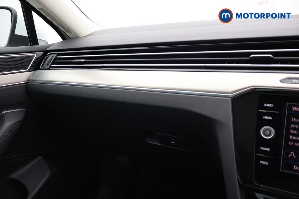 Volkswagen Passat R-line Tsi Evo Dsg Black #19